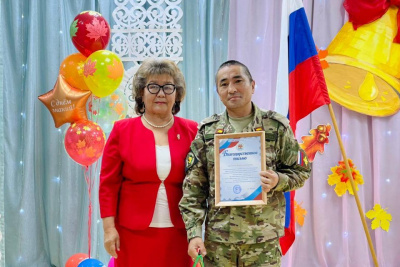 Герой России Филипп Евсеев поздравил с Днём знаний учеников школы-интерната для неслышащих / Мария Архипова Якутск Якутск Республика Саха (Якутия)