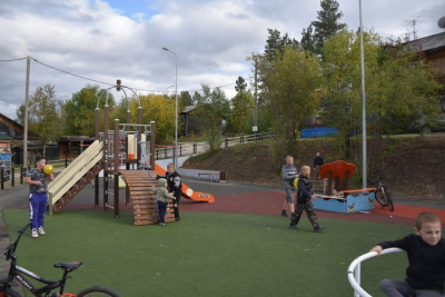 В Алдане благоустроили дворы двух многоквартирных домов / ЯСИА   