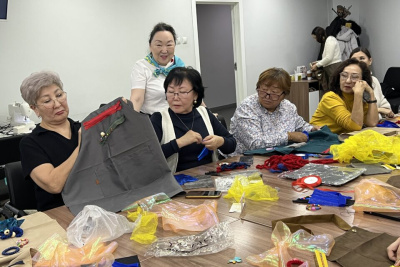 В Якутии создали первые сенсорные фартуки для людей с деменцией / ЯСИА   