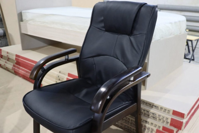 В Якутии осужденные исполняют заказы на реставрацию мебели / ЯСИА   