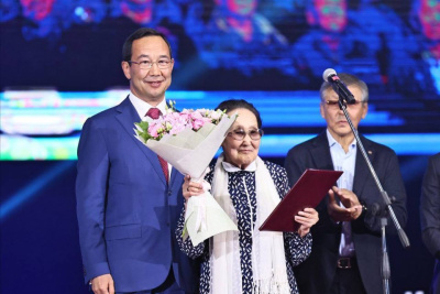 Супруге тренера Дмитрия Коркина вручили госпремию за вклад в развитие физкультуры и спорта / Анастасия Филиппова   