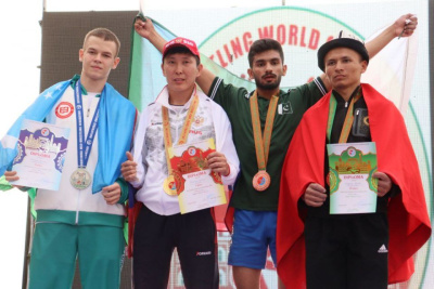 Якутянин Дмитрий Неустроев завоевал звание чемпиона мира по мас-рестлингу / Дьулустаан Сергеев   