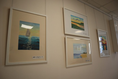 В Якутском онкодиспансере открылась выставка картин якутян, поборовших рак / Нарыйа Пахомова   