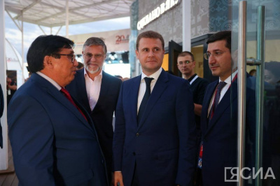 ВЭФ-2023: Алексей Чекунков посетил павильон Якутии на выставке «Улица Дальнего Востока» / Мария Архипова   