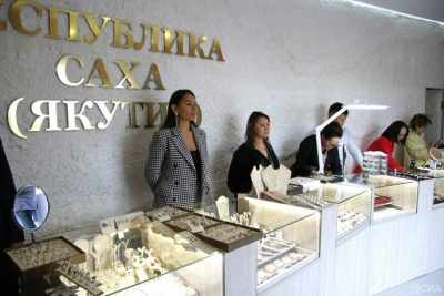 ВЭФ-2023: Максим Терещенко оценил продукцию якутских производителей / Саина Титова   