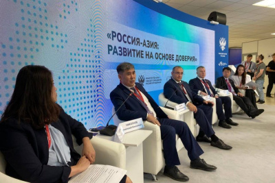 Анатолий Николаев рассказал об итогах работы на ВЭФ-2023 и планах развития СВФУ / Мария Архипова   