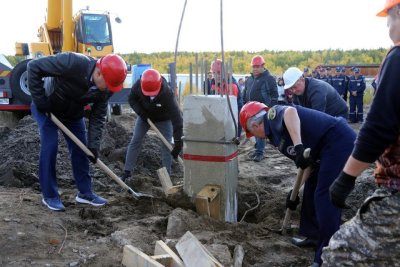 В Якутске заложили первую сваю нового помещения склада гражданской обороны / ЯСИА Якутск Якутск Республика Саха (Якутия)