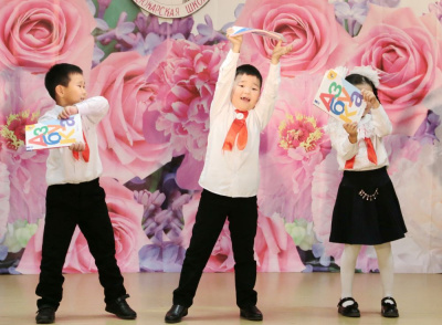 По Вилюю до школы /    