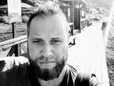 При выполнении журналистского задания в Запорожской области погиб военкор РИА "Новости" Иван Зуев /    