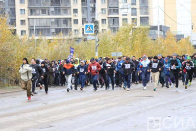 В Якутске более четырех тысяч любителей бега вышли на старт всероссийского забега «Кросс нации» / Анастасия Филиппова Якутск Якутск Республика Саха (Якутия)