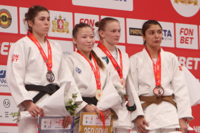 Карина Ефимова стала первой в истории Якутии двукратной чемпионкой России по дзюдо / Дьулустаан Сергеев   