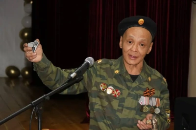 Ветеран спецоперации встретился со школьниками Томпонского района Якутии / ЯСИА   
