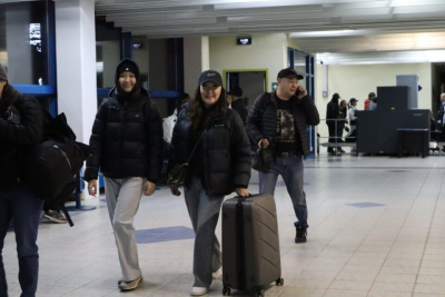 В аэропорту Якутска проводили пассажиров юбилейного рейса в Харбин / Нарыйа Пахомова   