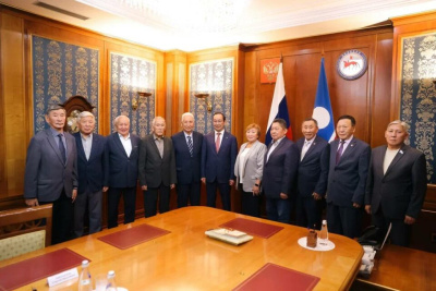 Ветераны муниципальной службы Якутии поддержали обновление порядка избрания глав муниципалитетов / ЯСИА   