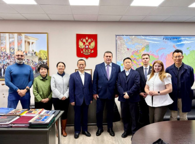 Глава СЖР Владимир Соловьёв встретился с китайскими коллегами /    