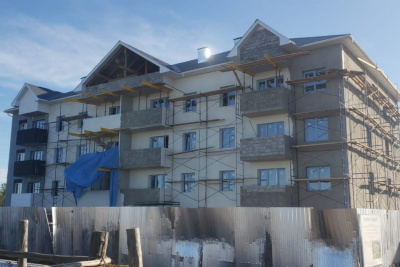 Трехэтажный жилой дом строят в якутском селе Тумул по программе переселения из аварийного жилья / ЯСИА   