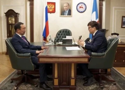 Глава Якутии встретился с директором Универсального университета Афанасием Саввиным / ЯСИА   