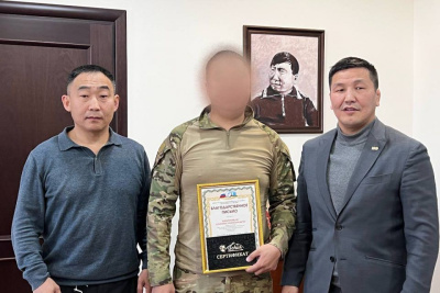 Министр спорта Якутии встретился с вернувшимся участником СВО / ЯСИА   