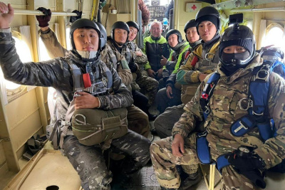 Девять новых парашютистов-пожарных прошли профессиональную подготовку в Якутии / ЯСИА   Республика Саха (Якутия)