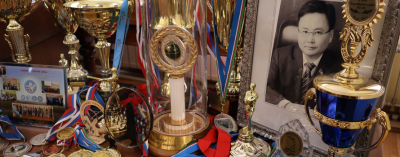 В Якутске открылась выставка, посвящённая 55-летию Александра Степановича Миронова /    