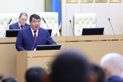 Председателем парламента Якутии вновь избран Алексей Еремеев / Дьулустаан Сергеев   