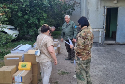 Единый координационный центр Якутии передал военному госпиталю в ЛНР крупную партию медикаментов / ЯСИА   