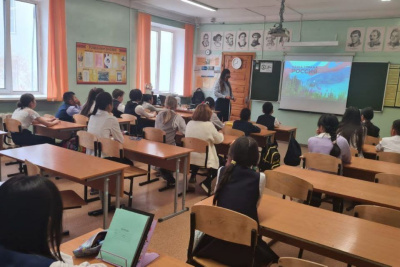 Со школьниками Якутска поговорили о равных возможностях в обществе / ЯСИА Якутск Якутск Республика Саха (Якутия)