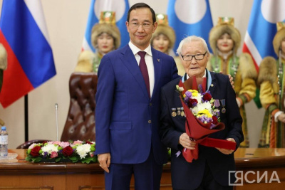Петр Слепцов удостоен Высшей государственной награды Якутии / Саина Титова   