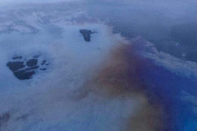 Мазутные пятна обнаружили на реке Лене возле поселка Кангалассы / ЯСИА   