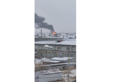 В микрорайоне Марха Якутска в частном доме вспыхнул пожар / Саина Титова Якутск Якутск Республика Саха (Якутия)