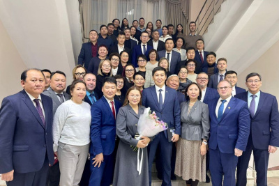 Коллективу Минобрнауки Якутии представили нового руководителя / ЯСИА   