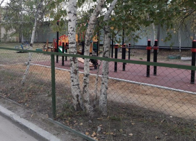 После жалобы горожанина площадку в Якутске привели в надлежащий вид / ЯСИА Якутск Якутск Республика Саха (Якутия)