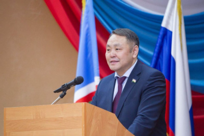 Председатель Якутской гордумы поздравил учителей с профессиональным праздником / ЯСИА   