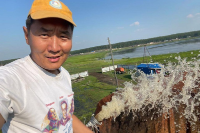 Погружной скважинный насос установили в селе Эмиссы на средства «Единой России» / ЯСИА   