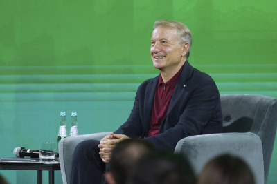 Герман Греф: ИИ открывает большие перспективы в образовательной системе / ЯСИА   