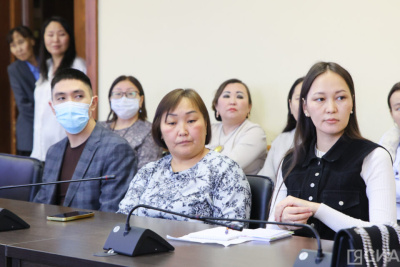 50 госслужащих республики обучат особенностям официально-делового стиля якутского языка / Нарыйа Пахомова   