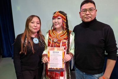 Якутянка победила на фестивале «Поем на родном и на государственном» / ЯСИА   