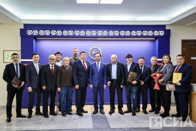 Айсен Николаев провел встречу с представителями общественности Якутии / ЯСИА   Республика Саха (Якутия)