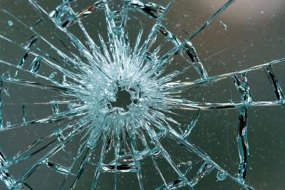 В Якутске мужчина из ревности разбил окно квартиры / ЯСИА   