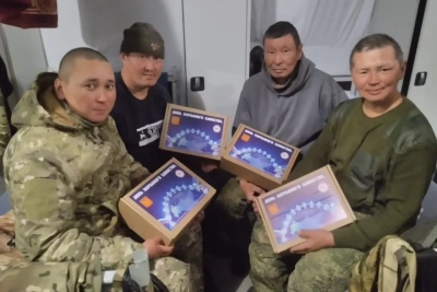 Подарочные наборы ко Дню народного единства доставили участникам СВО из Якутии / ЯСИА   