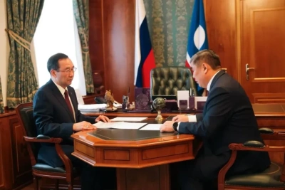 Глава Якутии и ректор СВФУ обсудили вопросы развития вуза / ЯСИА   