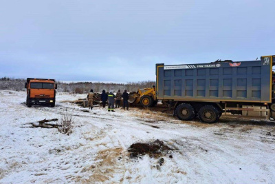 В Нюрбинском районе собрали 100 прицепов старых досок / ЯСИА   