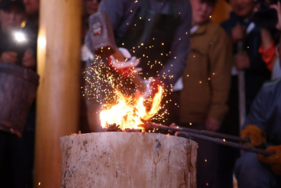 Кузнецы Якутии выплавят железо на выставке «Клинок» / ЯСИА   