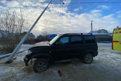 В Якутске мужчина погиб после наезда автомобиля на столб / ЯСИА   