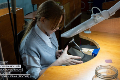 В Якутии школьники устроили тест-драйв профессий ювелира и электрика / ЯСИА   Республика Саха (Якутия)