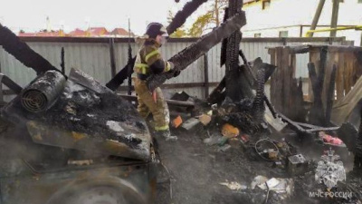 Пожар в частном гараже произошел в селе Саскылах Анабарского района / ЯСИА   