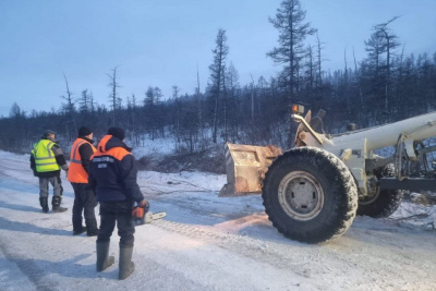 Автоцистерна с дизельным топливом опрокинулась в Мирнинском районе / ЯСИА   