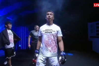 Якутянин Денис Андреев уступил в турнире азиатского промоушена по ММА / Дьулустаан Сергеев   