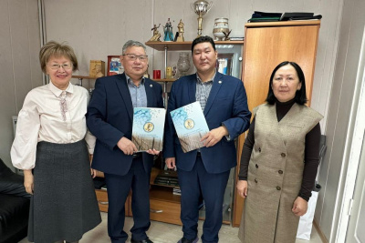 В Национальном архиве будет собран архивный фонд первого президента Якутии / ЯСИА   