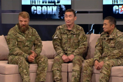 Якутяне из героического экипажа танка «Алёша» приняли участие в передаче «Ищу своих» / Виктория Сергеева   